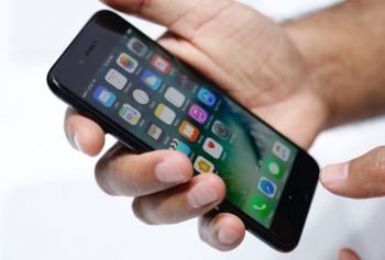 Три главных конкурента iPhone 7