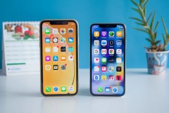 iPhone XR против XS: стоит переплачивать?
